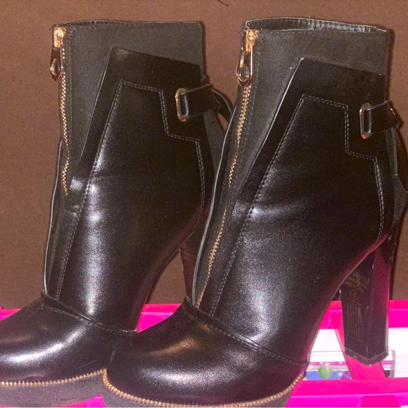 $80 boots /$50 Sandals /$100 LV Hat/$150 Tan Jacket/$125 Blk Jacket/$70 Blk Shaw - Picture 14 of 15